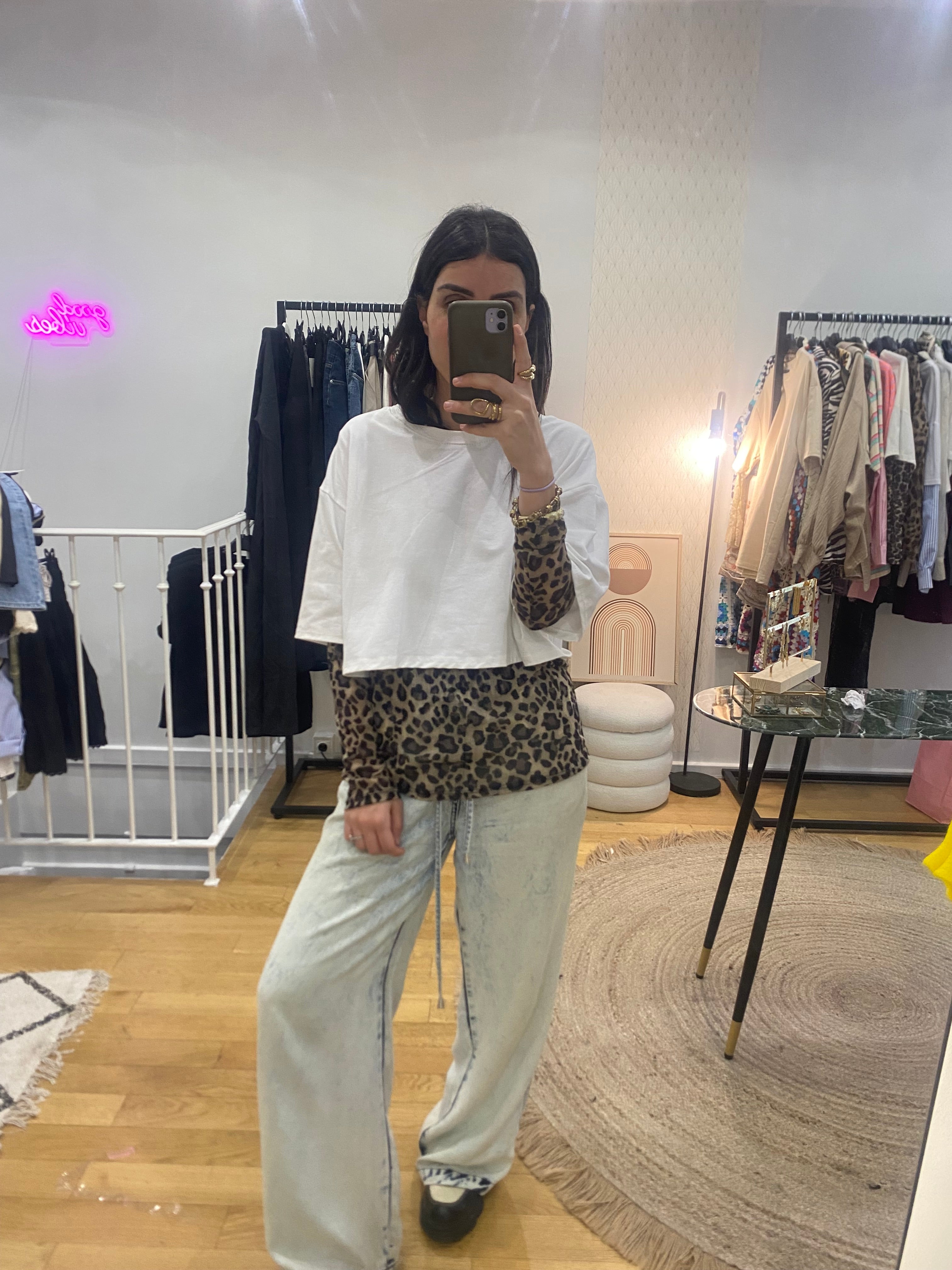 T-shirt « Belle » leopard blanc
