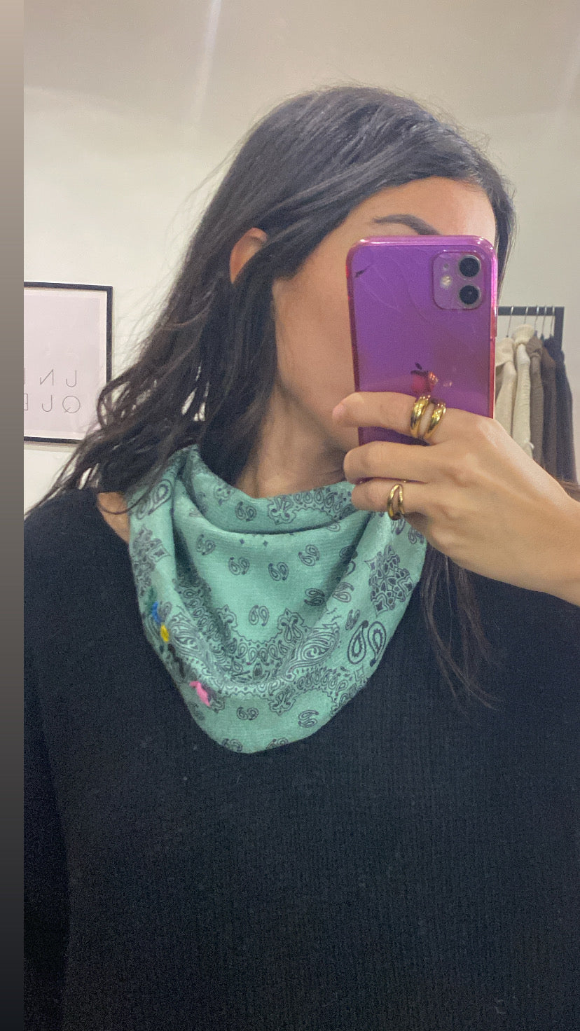 Foulard « Amour » vert d’eau