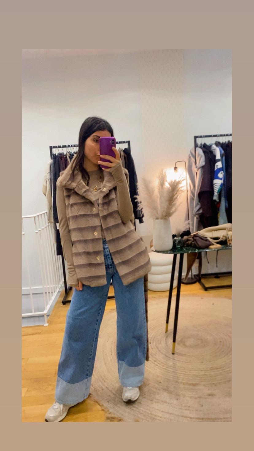 Veste « Erine » fausse fourrure sans manche camel