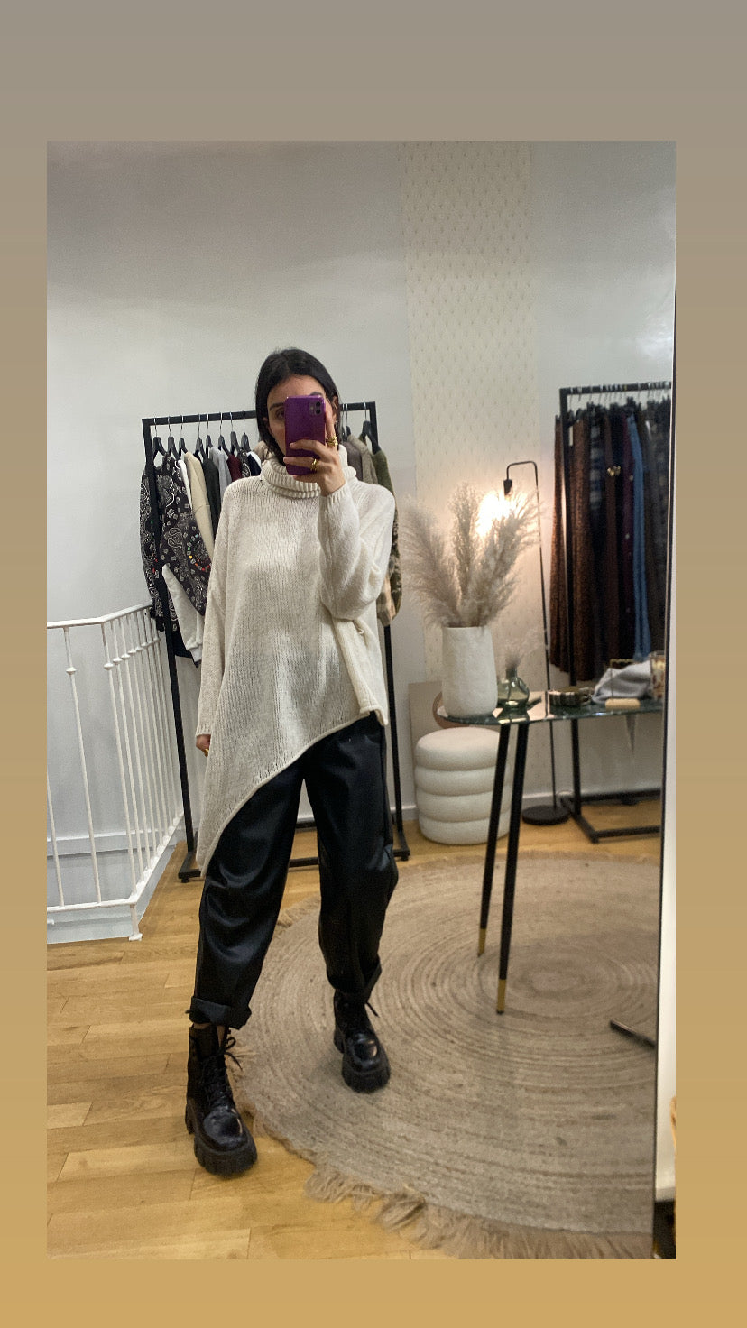 Pull « Asymétrique » écru