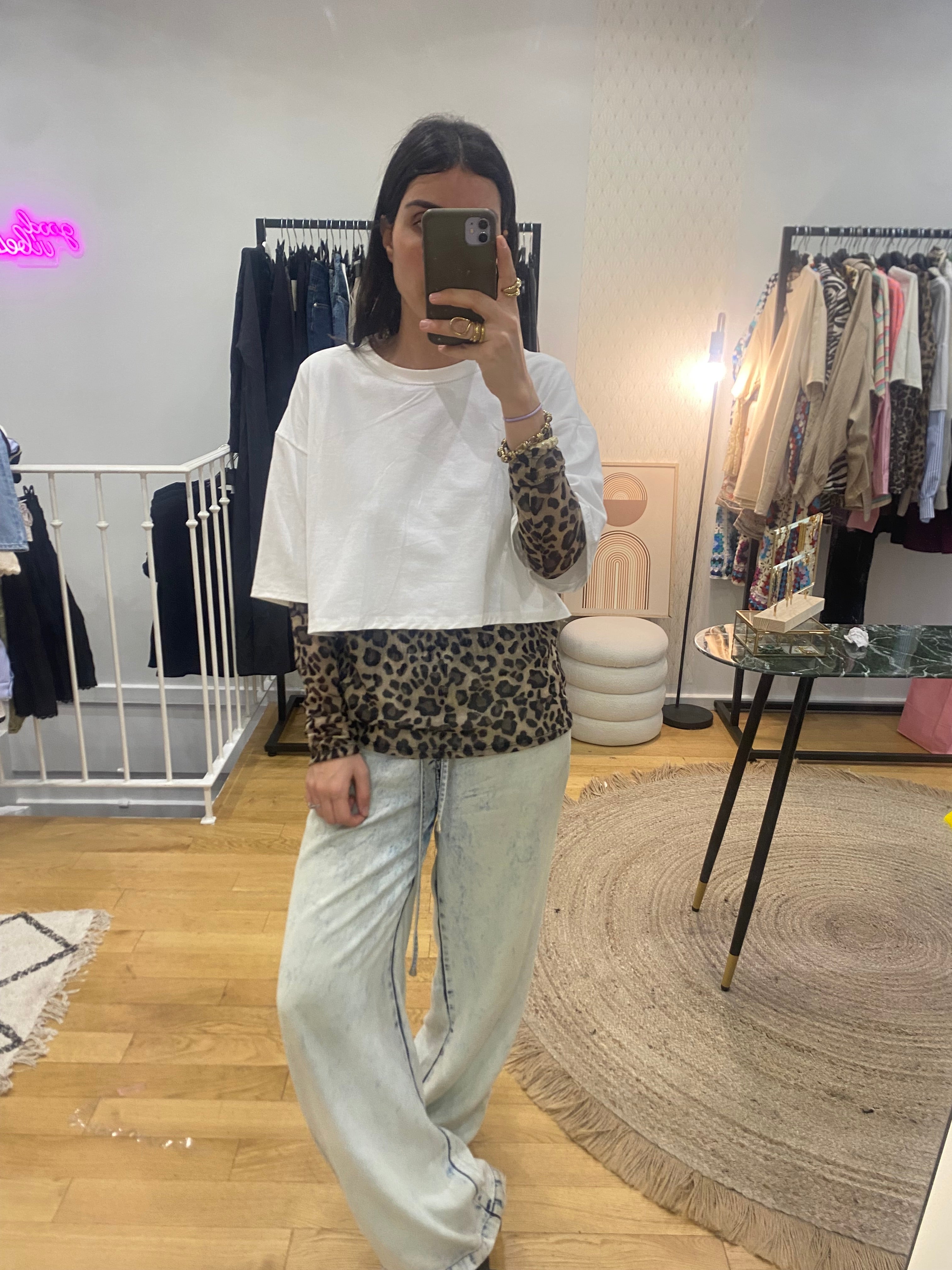 T-shirt « Belle » leopard blanc