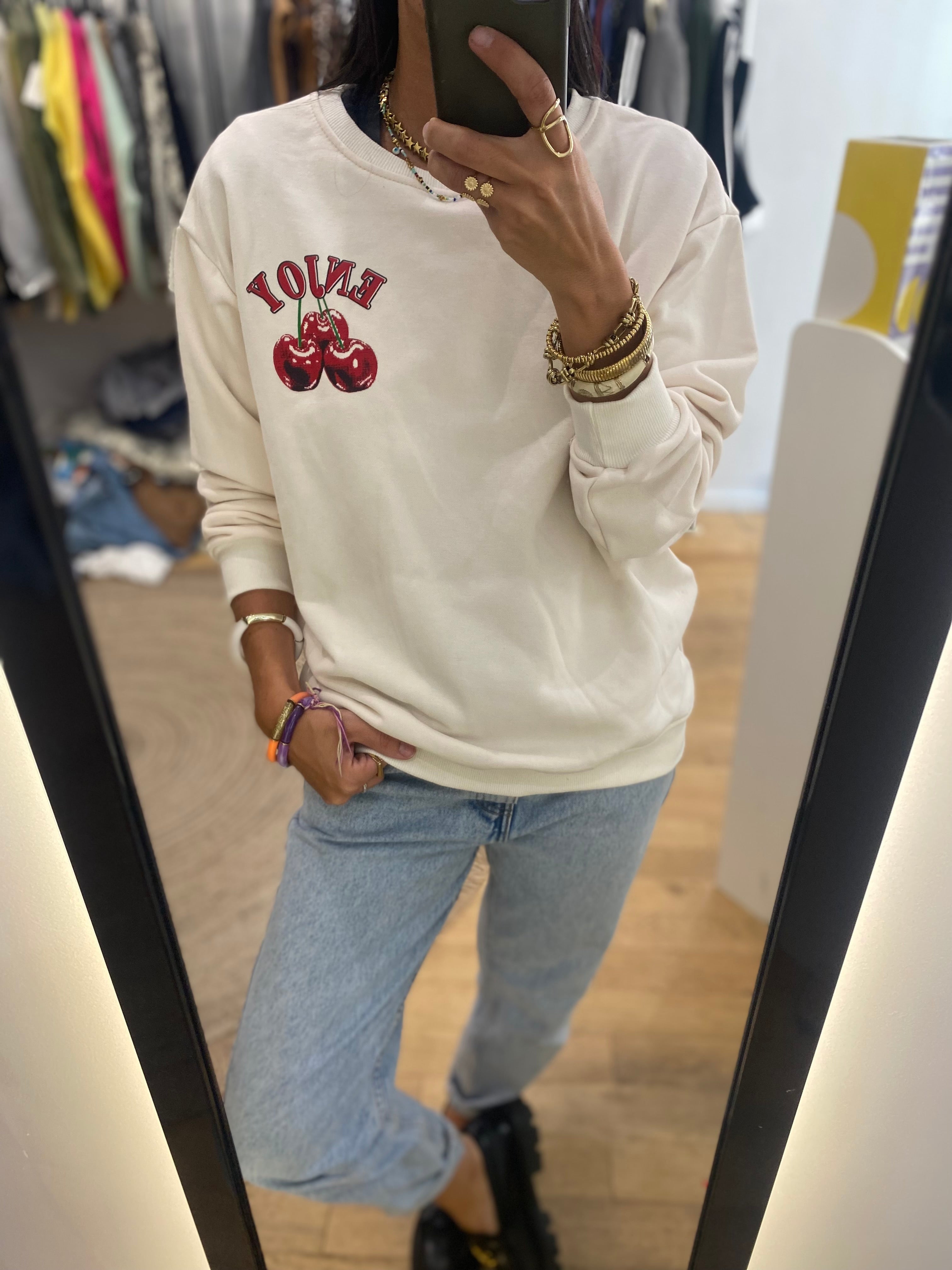 Pull « cerise » blanc