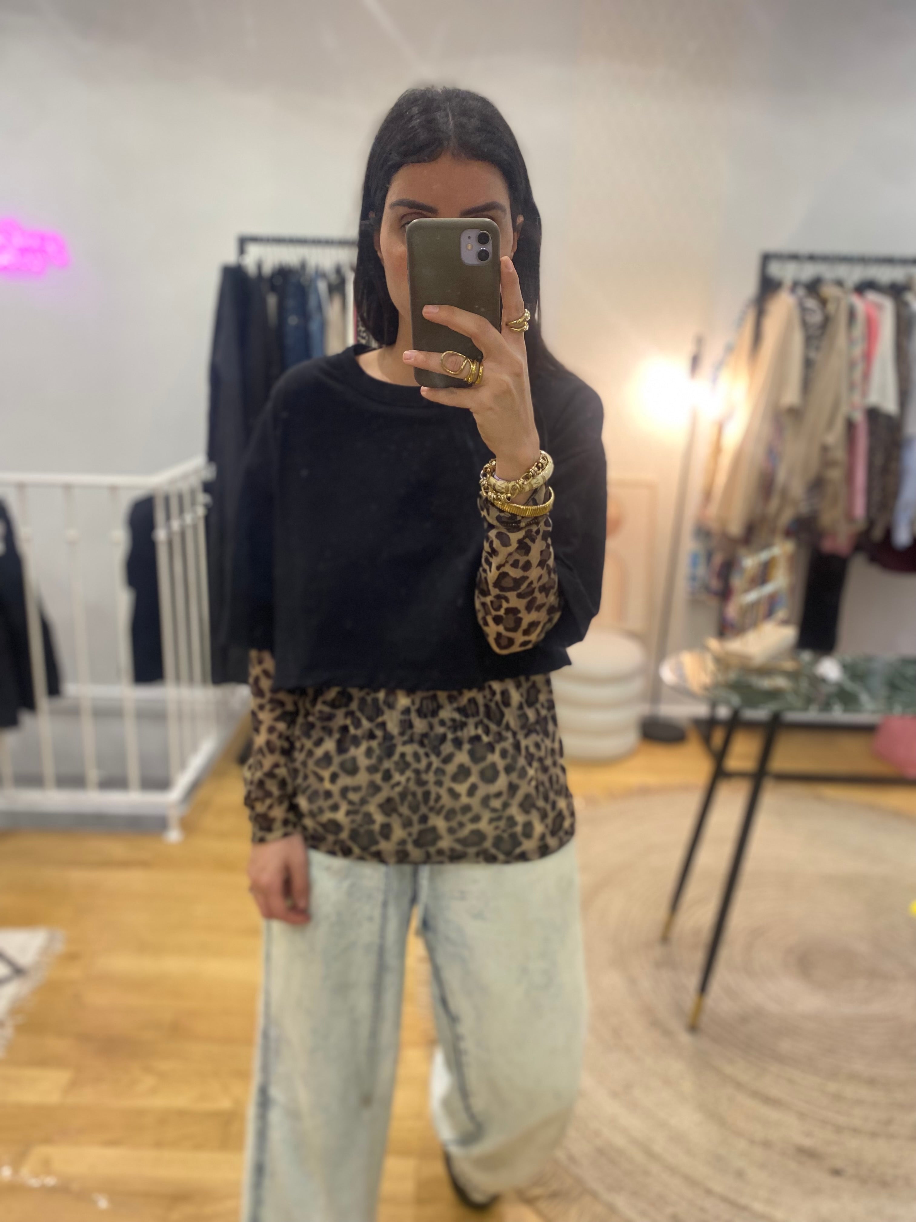 T-shirt « Belle » leopard noir