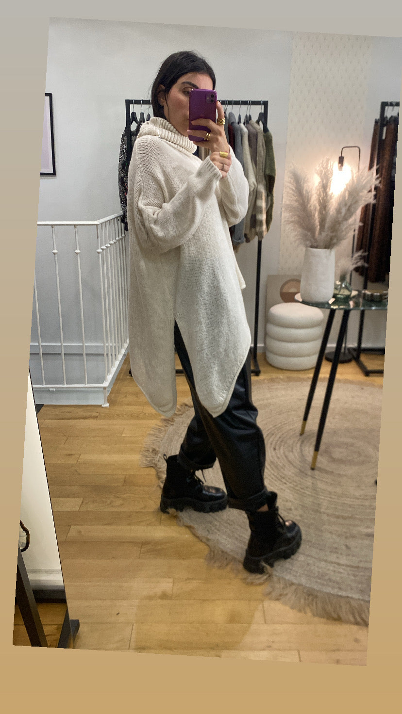 Pull « Asymétrique » écru