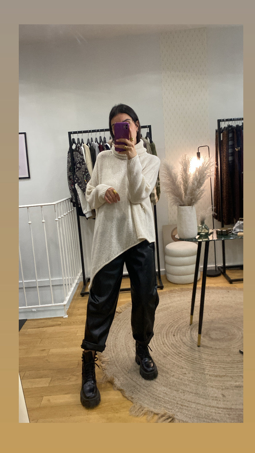 Pull « Asymétrique » écru