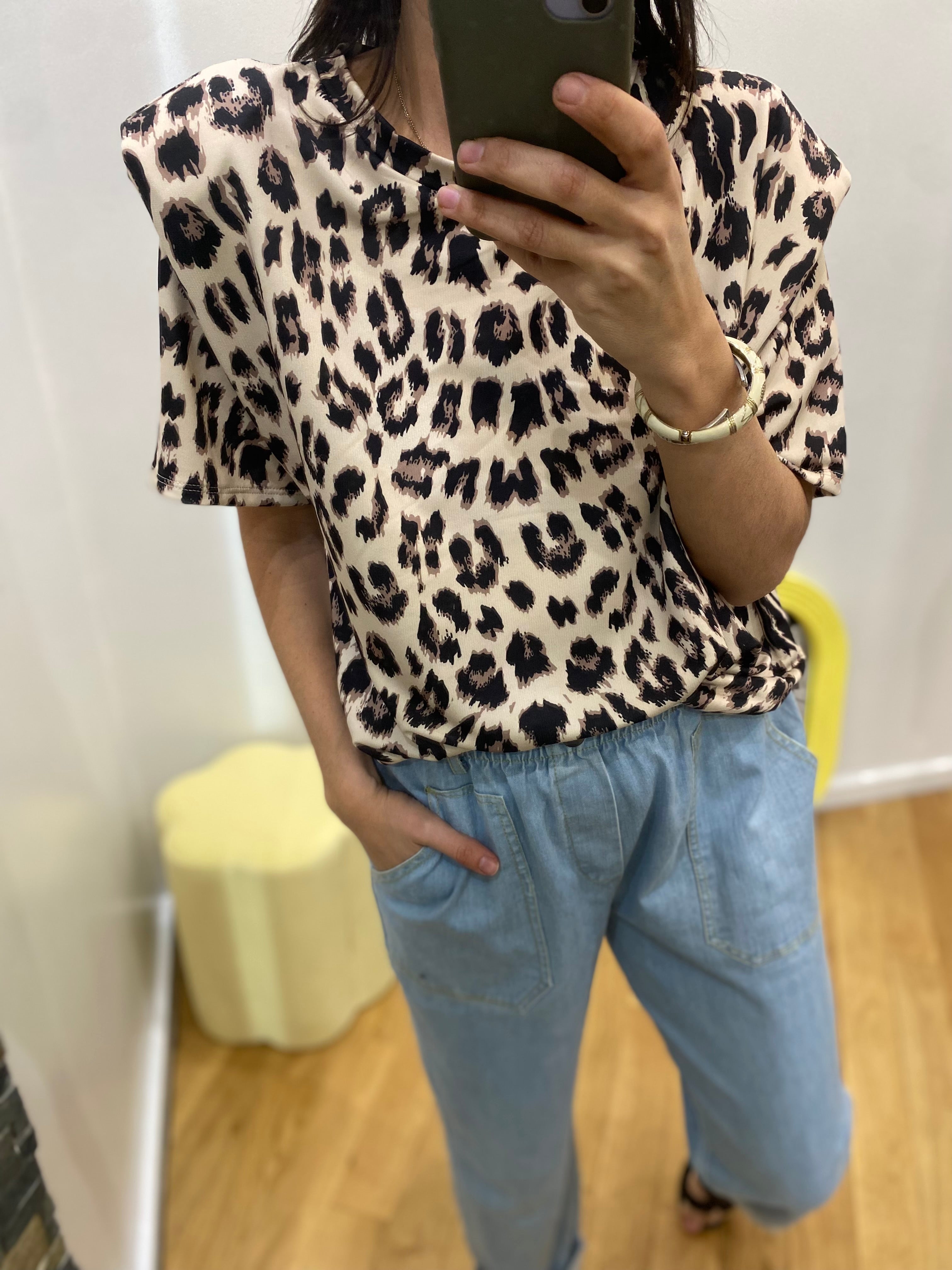 T-shirt épaulette léopard beige